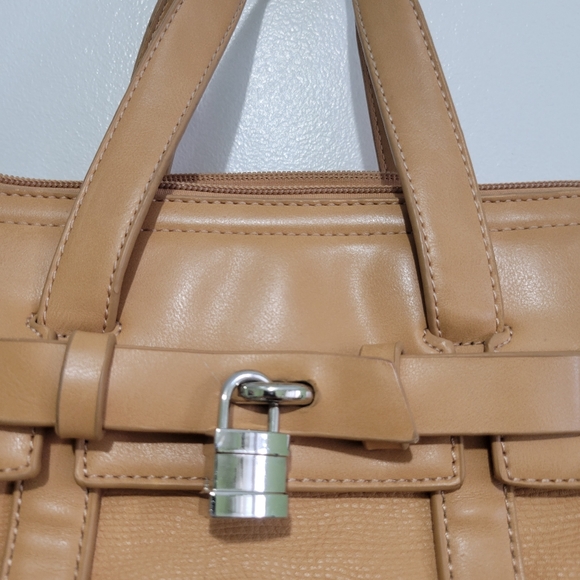 Vegan designer purse. Cool tan caramel colour. In excellent condition! - Picture 4 of 6